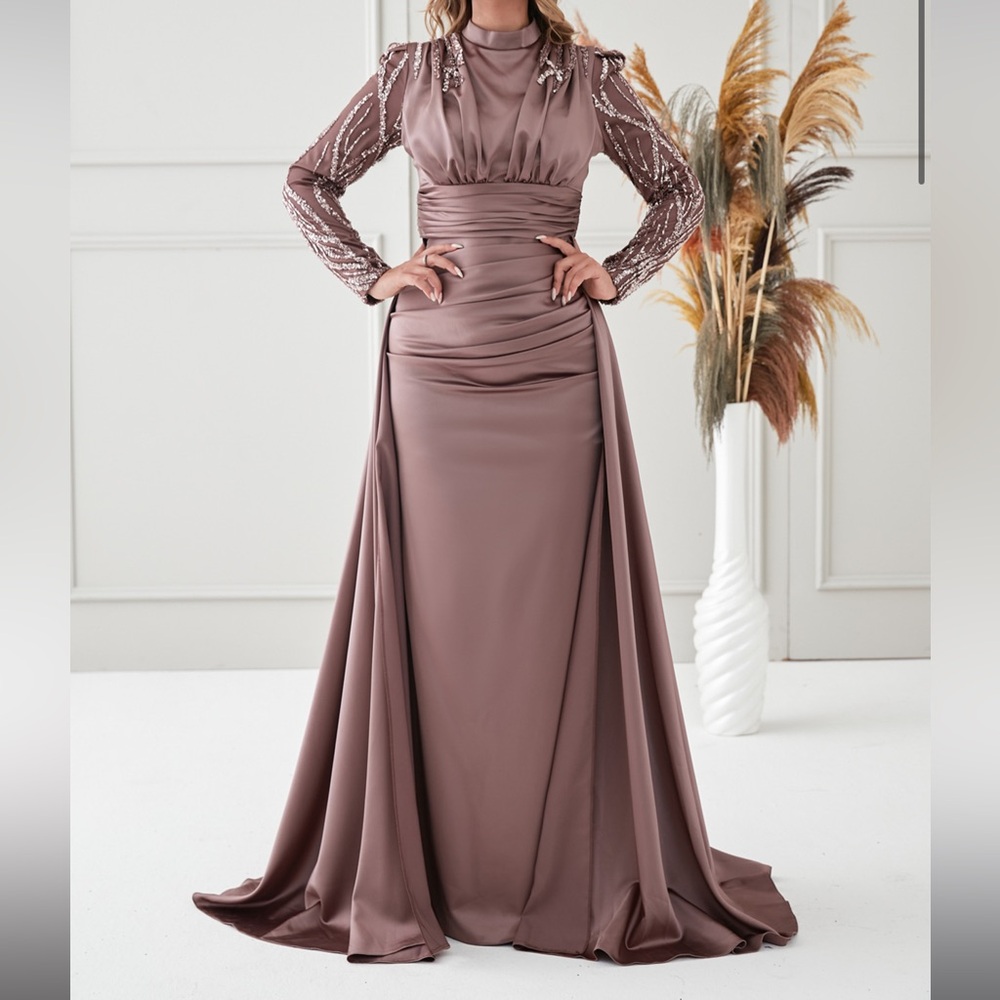 Elegant Long Sleeve Brown Dress